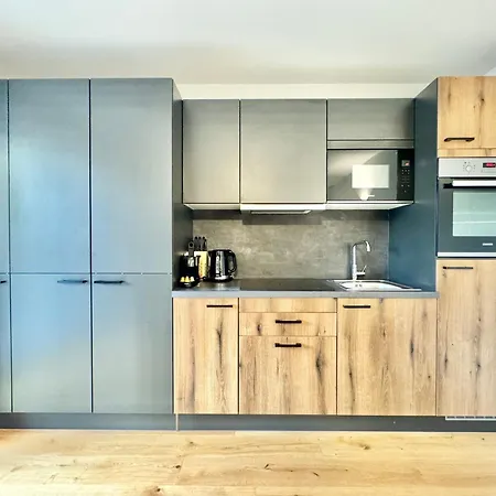 Wohnung Mit Balkon Und Parkplatz Wien Exterior foto