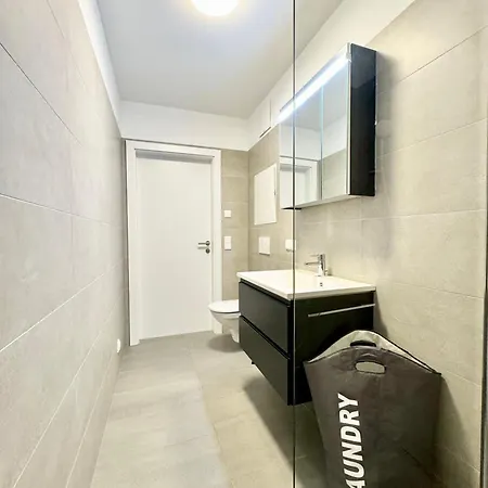 Wohnung Mit Balkon Und Parkplatz Wien Exterior foto