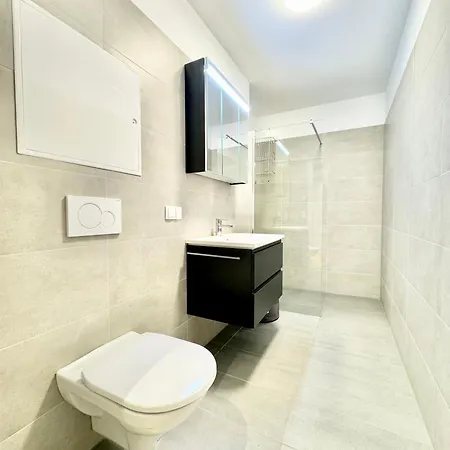 Wohnung Mit Balkon Und Parkplatz Wien Exterior foto