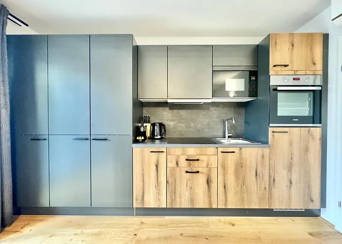 Wohnung Mit Balkon Und Parkplatz