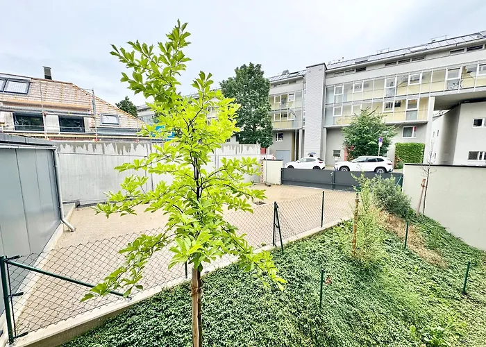 Wohnung Mit Balkon Und Parkplatz